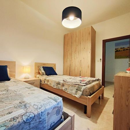 Your Room, Your Apartment, Your Shared Pool Marsalforn Exterior foto