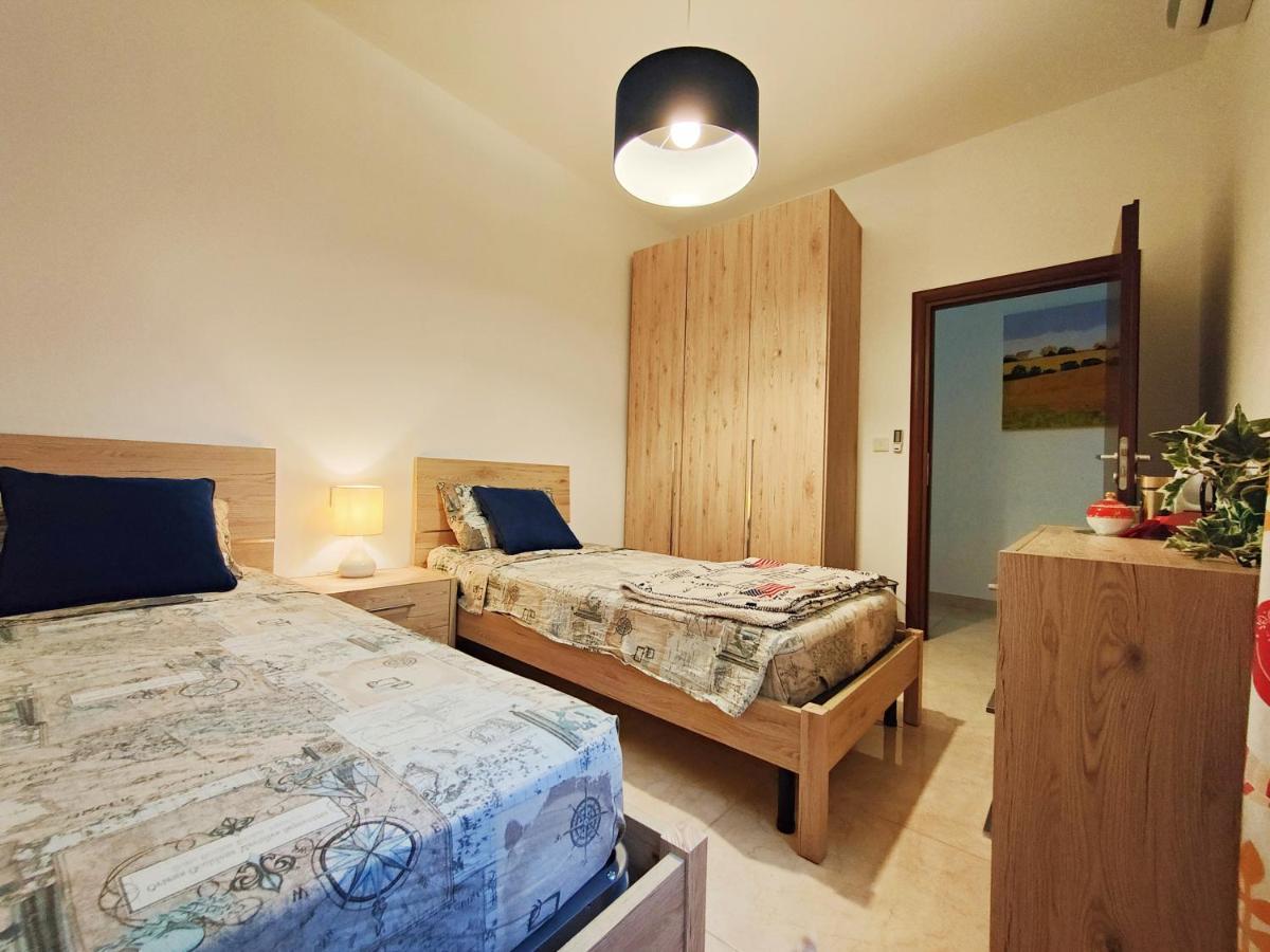 Your Room, Your Apartment, Your Shared Pool Marsalforn Exterior foto